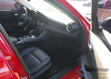 2020 Alfa Romeo Giulia z USA, uszkodzony, nr VIN ZARFAMAN2L7636459